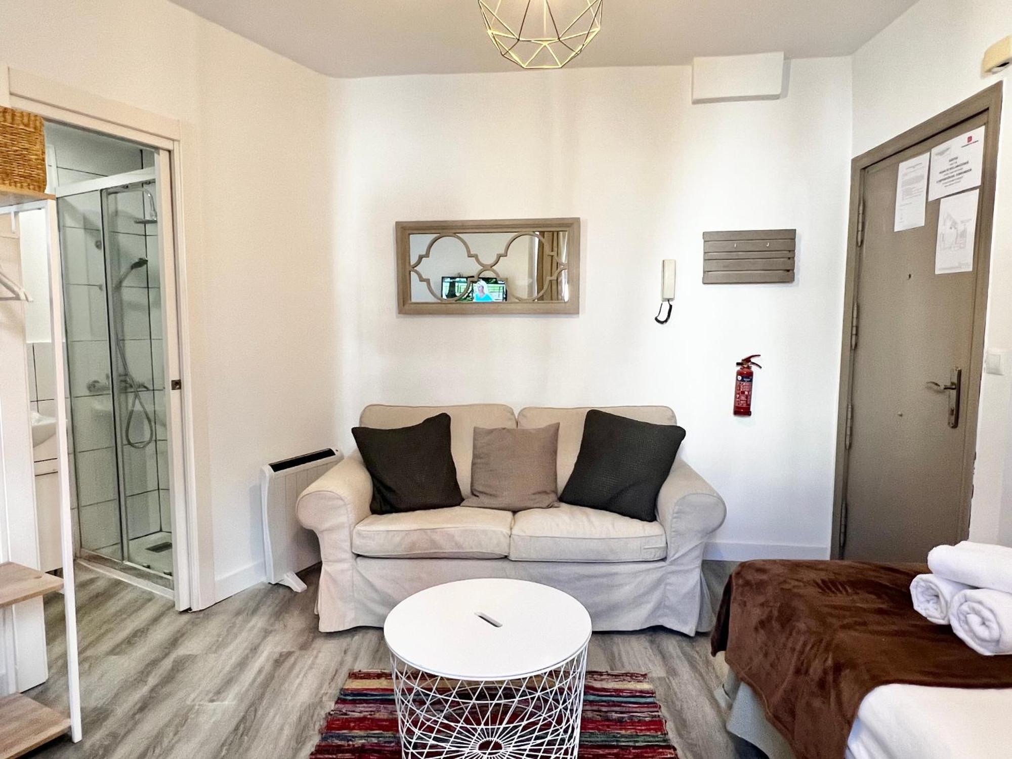 Estudio Puerta Cerrada Apartment มาดริด ภายนอก รูปภาพ